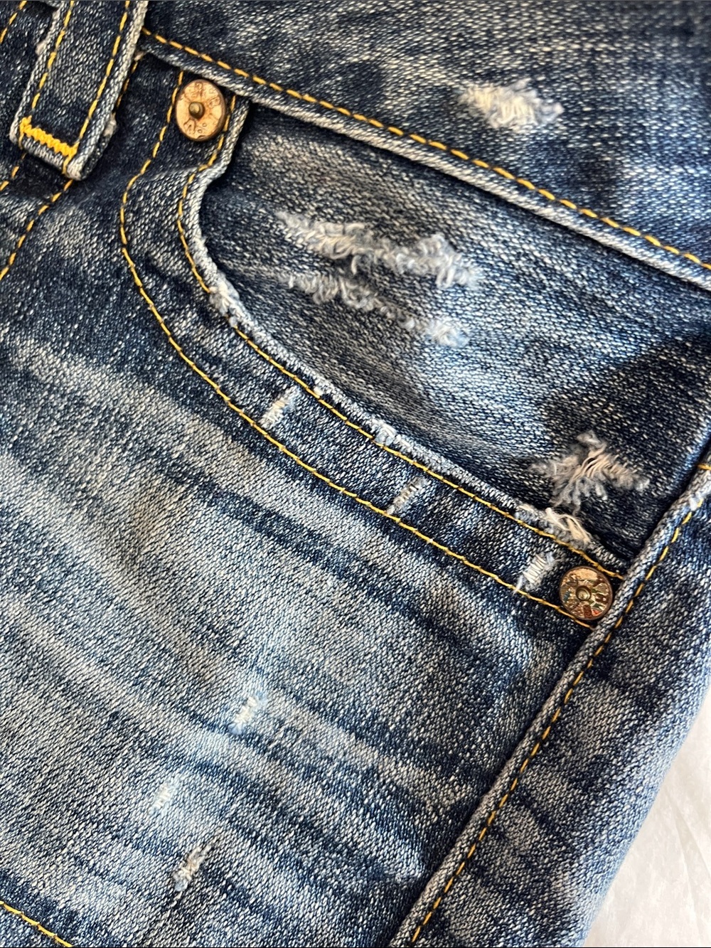 vintage Y2K low-rise True Religion Bobby Short Cut-Off Denim Shorts - Picture 12 of 13